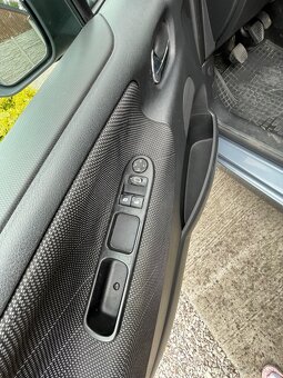 Peugeot 207 ACTIVE 1,4 - 8