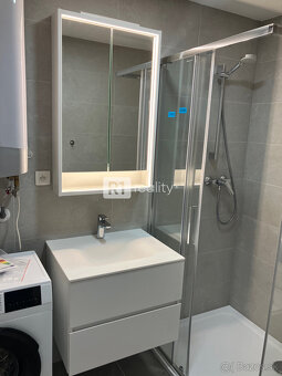 Nový 1 izbový byt 37 m2+ 4 m2 balkón, výťah + parking, Piešť - 8