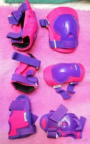 Predám zabalené Detské chrániče a dve detské prilby. - 8