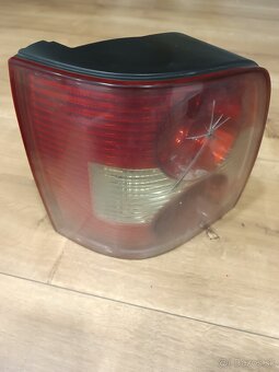 Zadné ľavé (poškodené) svetlo VW Passat B5 Combi - 8