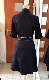 Tmavomodré šaty Orsay - 8