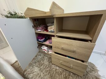 Komoda s prebaľovacím pultom - 8