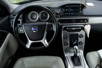 Volvo V70 D5 2.4L, 158KW - 8