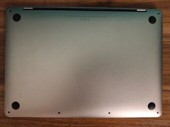 MacBook Pro 13.3 2020 | i5 • 8GB • 256GB SSD - 8