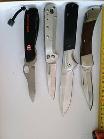 Zbierka nožov, dyk, vyskakovaciek C.2 - 8