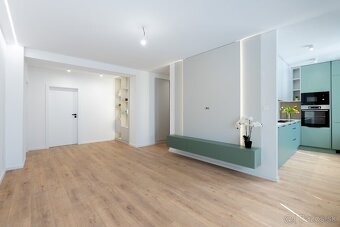 Nová Dubnica – Dizajnový 3-izbový byt s balkónom po kompletn - 8