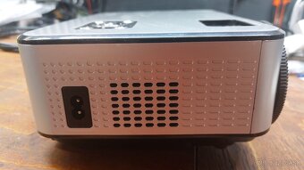 LED projektor Crenova - 8