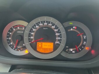 Toyota Rav4, 2,2 D 4x4 - najeto pouze 112 000 Km - DPH - 8