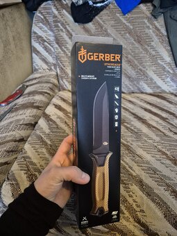 Nôž Gerber strongarm USA - 8