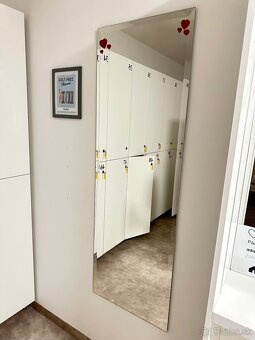 Biele skrinky do šatne, botník a lavičky - 8