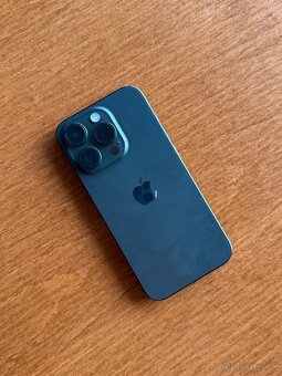iPhone 15 Pro 128 GB - 8