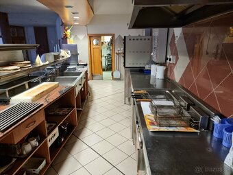 325.000 € Budova na predaj v lukratívnej časti pri diaľnici - 8