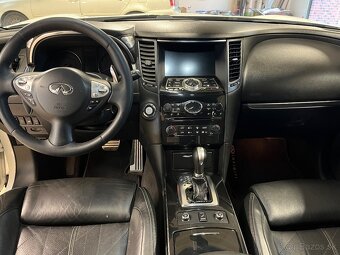 Infiniti fx30d - 8