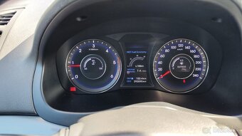 Hyundai i40 CW 1.7CRDi  výbava Business - 8