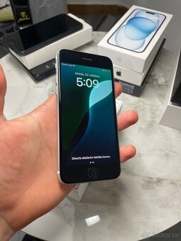 iPhone SE 2022 64GB - 8