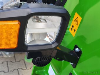 KOLESOVÝ NAKLADAČ 908T - 8