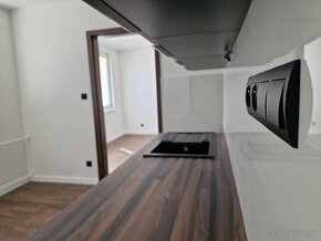 Moderný luxusný komplet zrekonštruovaný 2+kk izbový byt. - 8
