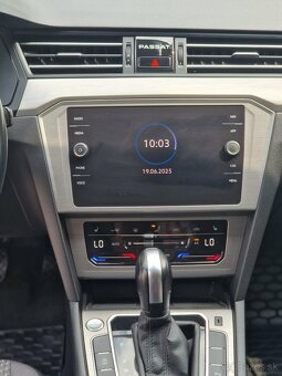 Volswagen Passat Variant 2.0L - 8