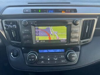 Toyota RAV4 2.2 l D-4D Premium AKONTACIA OD 0% - 8