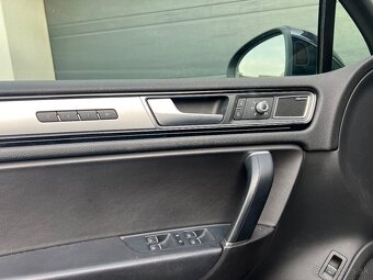 Volkswagen Touareg R-Line 3.0 TDI 193kw 4x4 - 8