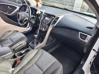Hyundai i30 II facelift 1.6 CRDi Combi - 8
