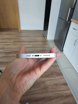 IPhone 13 - 8
