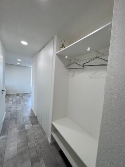 Predám 2-izbový byt v centre mesta s výťahom - Rezervovaný - 8