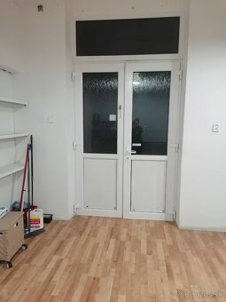 na predaj nebytový komerčný priestor - Handová - 8