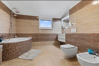 PREDAJ | 4-IZBOVÝ DOM - 8