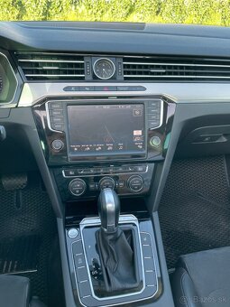 VW Passat B8 - 8