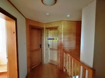 Apartmánový dom pri Liptovskej Mare s výhľadom na prírodu - 8