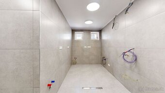 Prenájom - Obchodný priestor na prenájom v centre Trnavy – n - 8