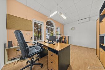 REZERVOVANÉ - RD (OBJEKT) V ATRAKTÍVNEJ LOKALITE SO SKLADOM - 8