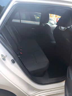 Toyota Corolla Combi 1.8 Hybrid 72kW - 8