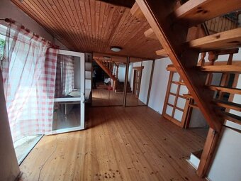 41998-Dražba rodinného domu na Matejovskom námestí - 8