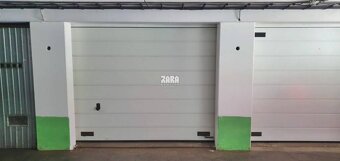 Západ -Terasa - ul. Idánska, 18 m². GARÁŽ.Elektronická brána - 8
