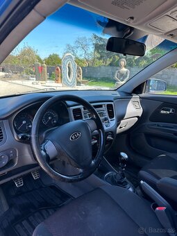 KIA Rio - 8