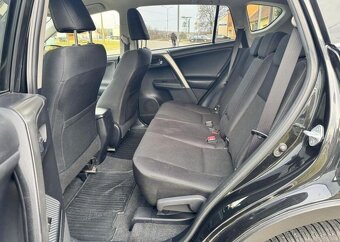 Toyota Rav4 2,0 I 112KW AT. 4X4 TAŽNÉ benzín automat 112 kw - 8