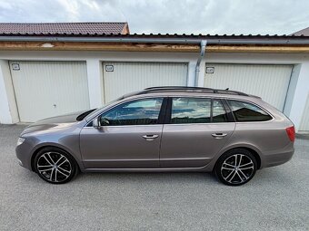 Škoda Superb Combi 1.6 TDI CR Elegance - 8