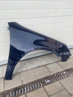 Predný blatník VW Golf 5 LA5G tmavomodrá - 8