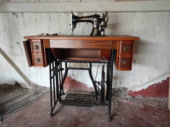 Šijací stroj Lada - 8