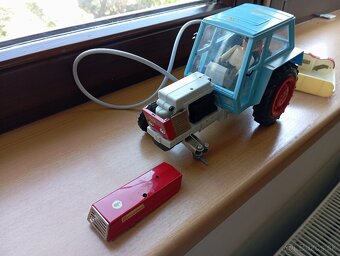 Predám starú hračku Zetor - 8