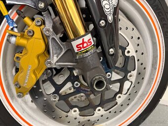 Suzuki GSX-R 1000 K1 2001 - 8