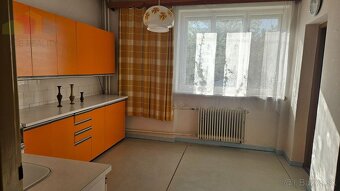 Rodinný dom na podnikanie v službách v obci Beluši -Rezervov - 8