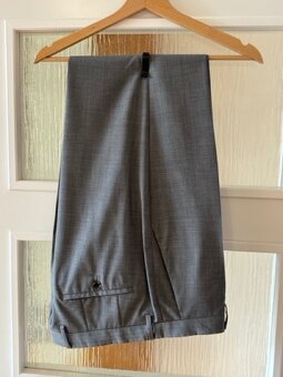 nohavice značky Hugo Boss - 8