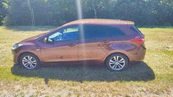 Hyundai i30 CW 1.6i MPI 16V DOHC Family - 8