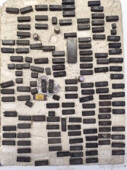 Tranzistory,rezistory,integrovane obvody a ine elek.suciastk - 8