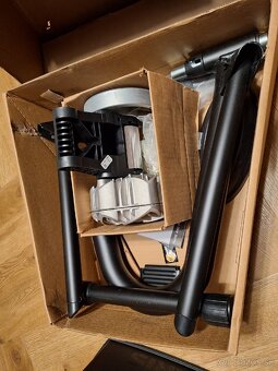 Cyklo Trenažér SARIS fluid2 a podložka pod koleso - 8