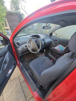 Toyota yaris 1.0 - 8