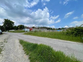 Pozemok na výstavbu rodinného domu - Prievidza - 8